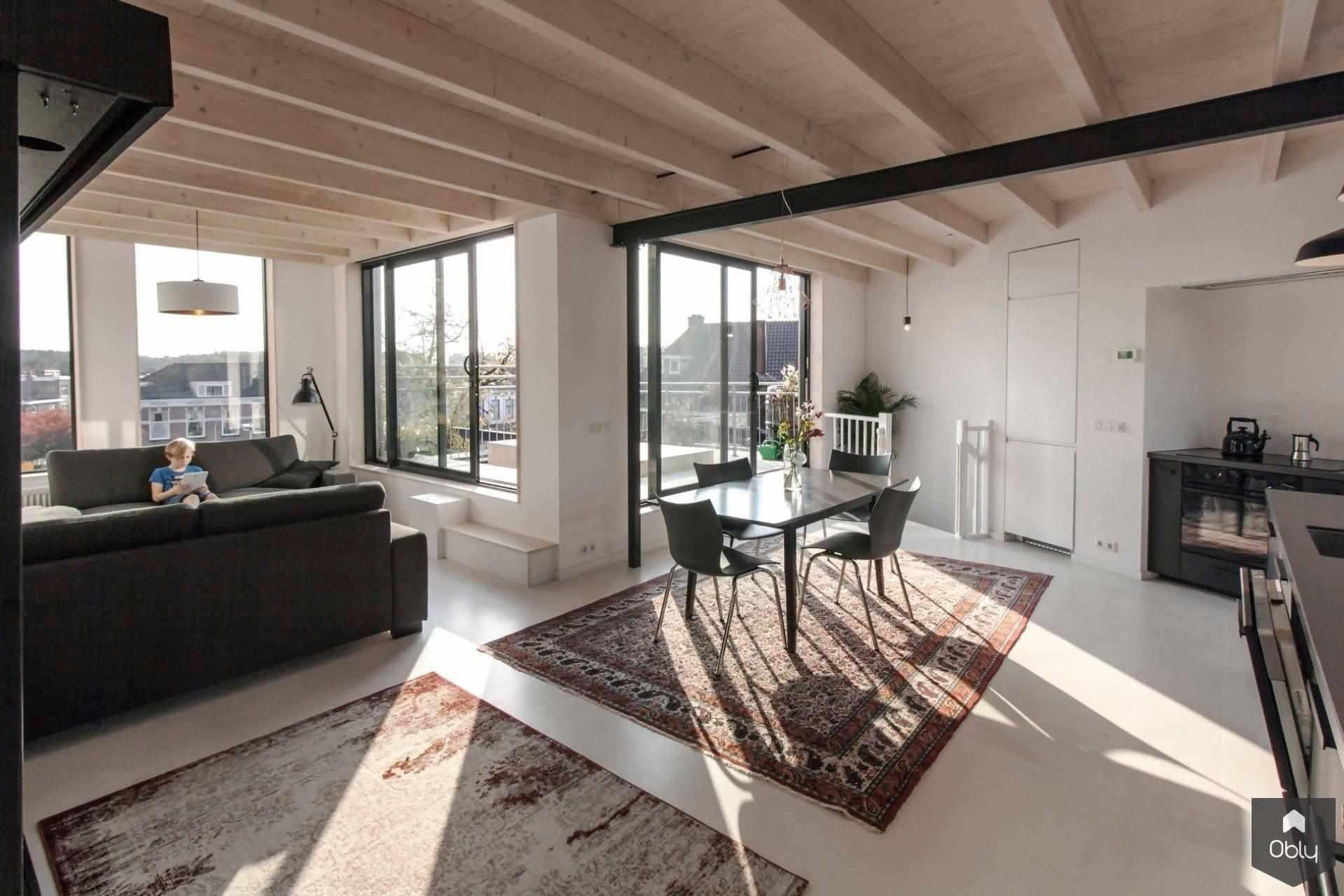 Lichte opbouw met woonkamer en open keuken-Jaren 30 architect-alle,Eetkamer,Exterieur,Keuken,Opbouw,Terras,Woonkamer-Lichte opbouw met woonkamer en open keuken | OBLY.com-OBLY