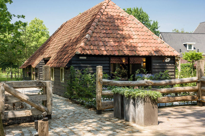 Lichtontwerp in nieuwe boerderij-Hannie Verhoeven Lichtadvies-Woonkamer-Lichtontwerp nieuwbouw boerderij-OBLY