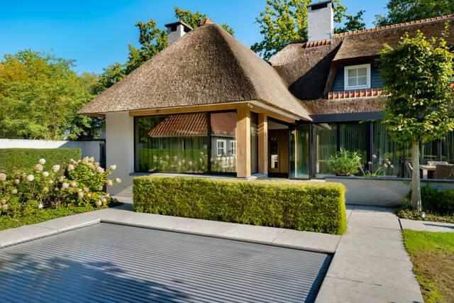 Luxe aanbouw met een stalen pui-Wolfs Architecten-Aanbouw / uitbouw,daglicht,glas,luxe woning,moderne aanbouw,stalen pui-Luxe aanbouw met een stalen pui-OBLY