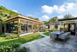 Luxe houten tuinhuis met zwembad-TIM Exclusive Gardens-tuin-OBLY
