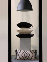 Luxe sierkussens voor buiten-Hartman-buitenkussens,decoratieve kussens,kleurrijke kussens,luxe sierkussens,outdoor accessoires,terras styling,Tuin,tuinkussens design-Luxe Hartman sierkussens voor buiten -OBLY