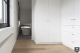 Maatwerk kasten tussen de badkamer en slaapkamer.-Stefan Martens-alle,Slaapkamer-OBLY