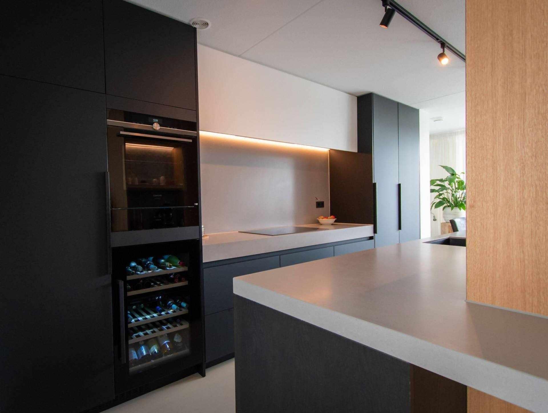 Maatwerk keuken met eiken fineer-Berka Interieurbouw en Meubelmakerij-alle,Keuken-Maatwerk keuken met eiken fineer | OBLY.com-OBLY