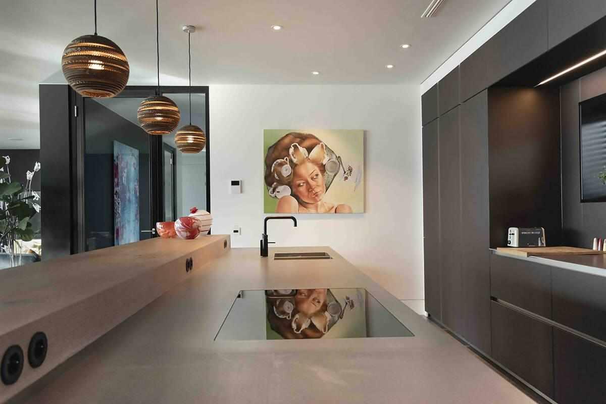 Maatwerk keuken met gehard glas en rvs-NIRA | designing interior life-Keuken-Maatwerk keuken met gehard glas en rvs-OBLY