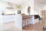 Mat witte keuken met geïntegreerd dressoir-Kitchenstudio-alle,Keuken-Mat witte keuken met geïntegreerd dressoir | OBLY.com-OBLY