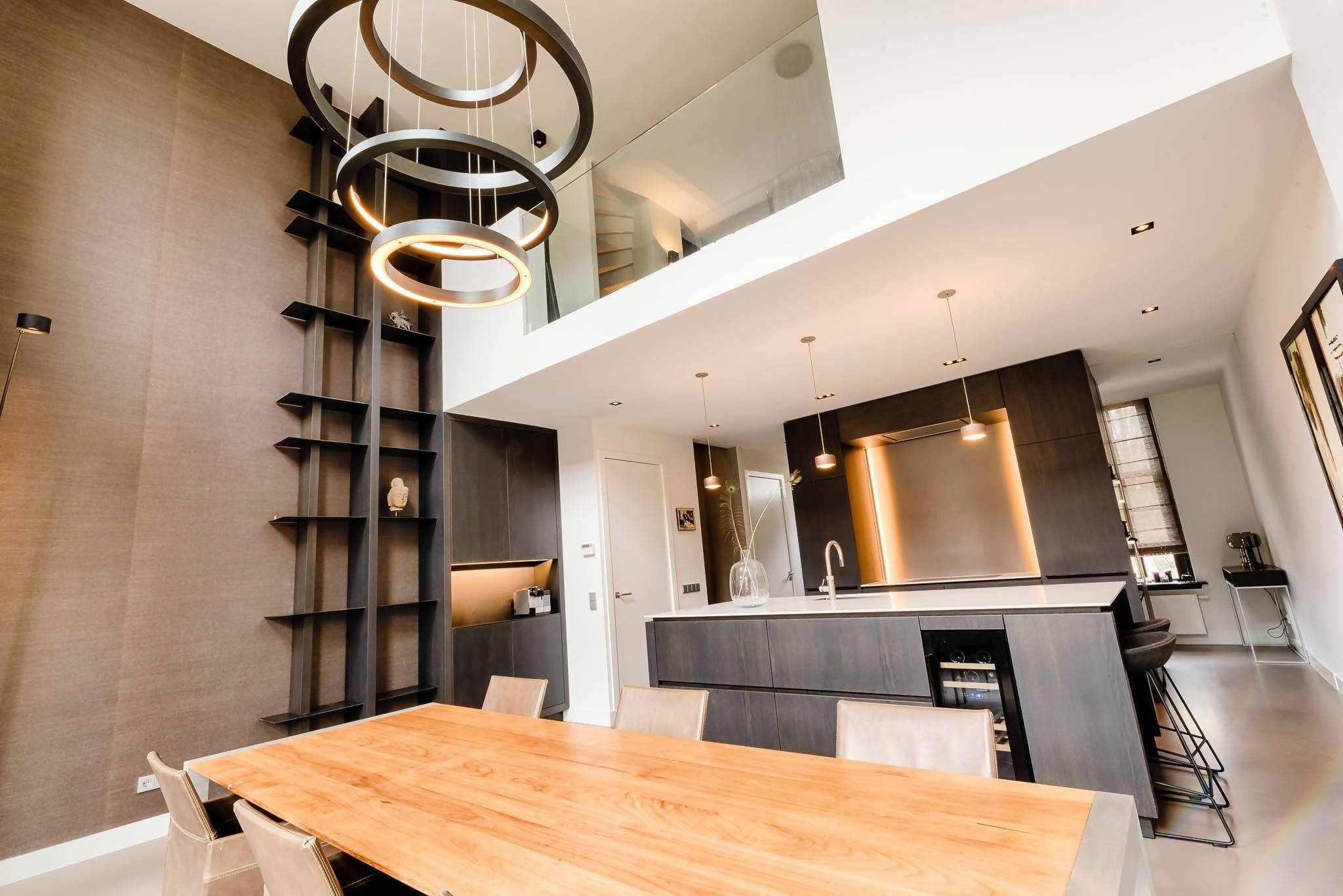 Modern interieur in karakteristieke woning-Van Der Cruijsen Interieurbouw-alle,exclusieve woninginrichting,hoge wandkast op maat,karakteristieke woning Naarden,Keuken,luxe maatwerk keuken,modern interieur woning,moderne woonkeuken inspiratie,roomdivider kastwand,stijlvolle interieur metamorfose,Woonkamer-Modern interieur in karakteristieke woning-OBLY