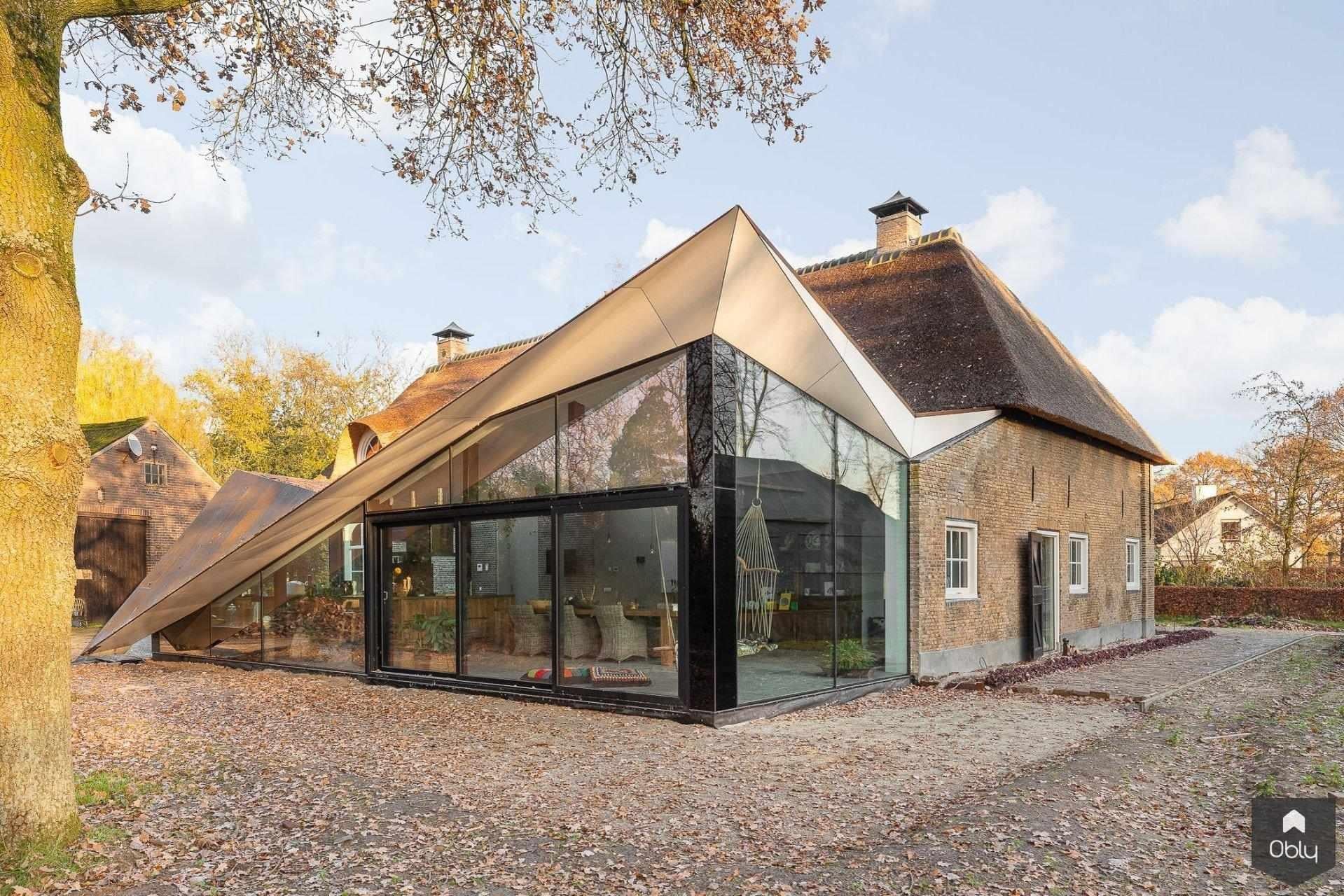 Moderne aanbouw woonboerderij-Overveld Glas-Aanbouw,alle,glazen balustrade trap,glazen gevel woning,glazen pui woning,moderne woning glas,trap met glasbalustrade-OBLY