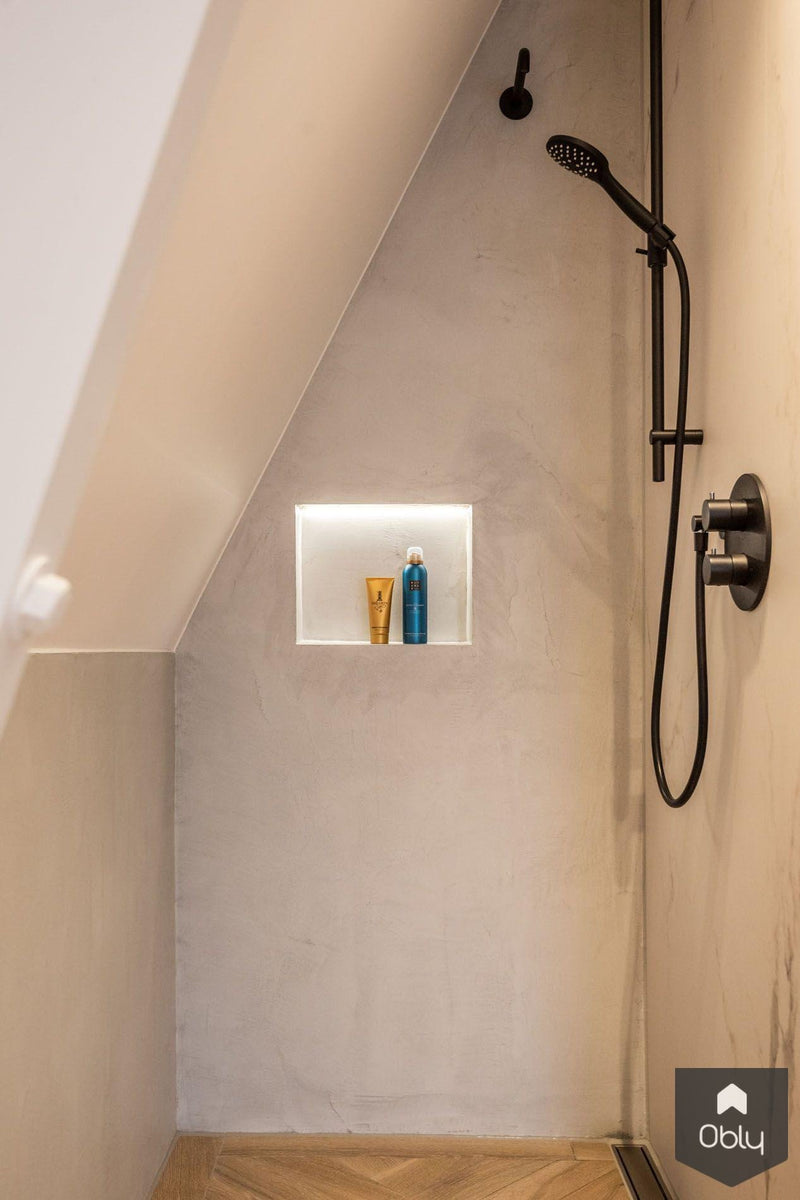 Moderne badkamer met zwarte details en visgraat vloer-Kroekenstoel Excellence Design-alle,Badkamer-OBLY