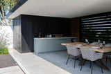 Moderne design buitenkeuken-COOXS-buitenkeuken met betonlook werkblad,design tuin met buitenverblijf,exclusieve wellness tuin,luxe buitenkeuken inspiratie,minimalistische buitenruimte,moderne buitenkeuken met barbecue,moderne design buitenkeuken,strakke tuinarchitectuur-Moderne cooxs design buitenkeuken -OBLY