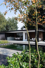Moderne design buitenkeuken-COOXS-buitenkeuken met betonlook werkblad,design tuin met buitenverblijf,exclusieve wellness tuin,luxe buitenkeuken inspiratie,minimalistische buitenruimte,moderne buitenkeuken met barbecue,moderne design buitenkeuken,strakke tuinarchitectuur-Moderne cooxs design buitenkeuken -OBLY