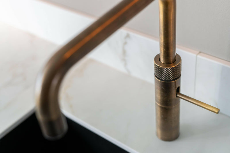 Moderne keuken met houtlook-Keukenstudio Stormink-Keuken-OBLY