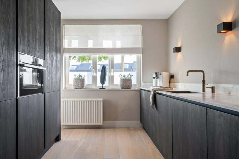 Moderne keuken met houtlook-Keukenstudio Stormink-Keuken-OBLY