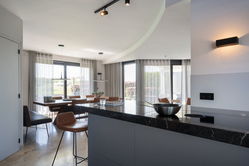 Moderne keuken met schiereiland-Keukenarchitectuur Midden Brabant-Keuken-OBLY