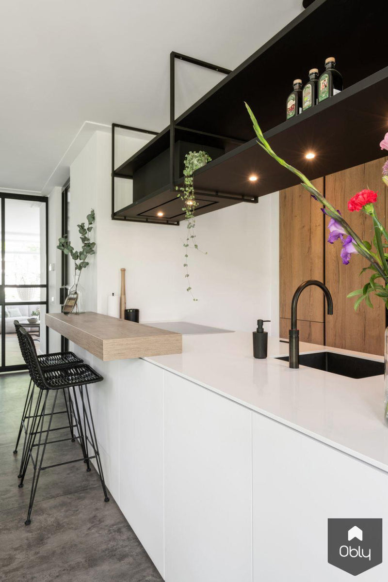 Moderne keuken met zwarte accenten-Keukenstudio Stormink-alle,Keuken-OBLY