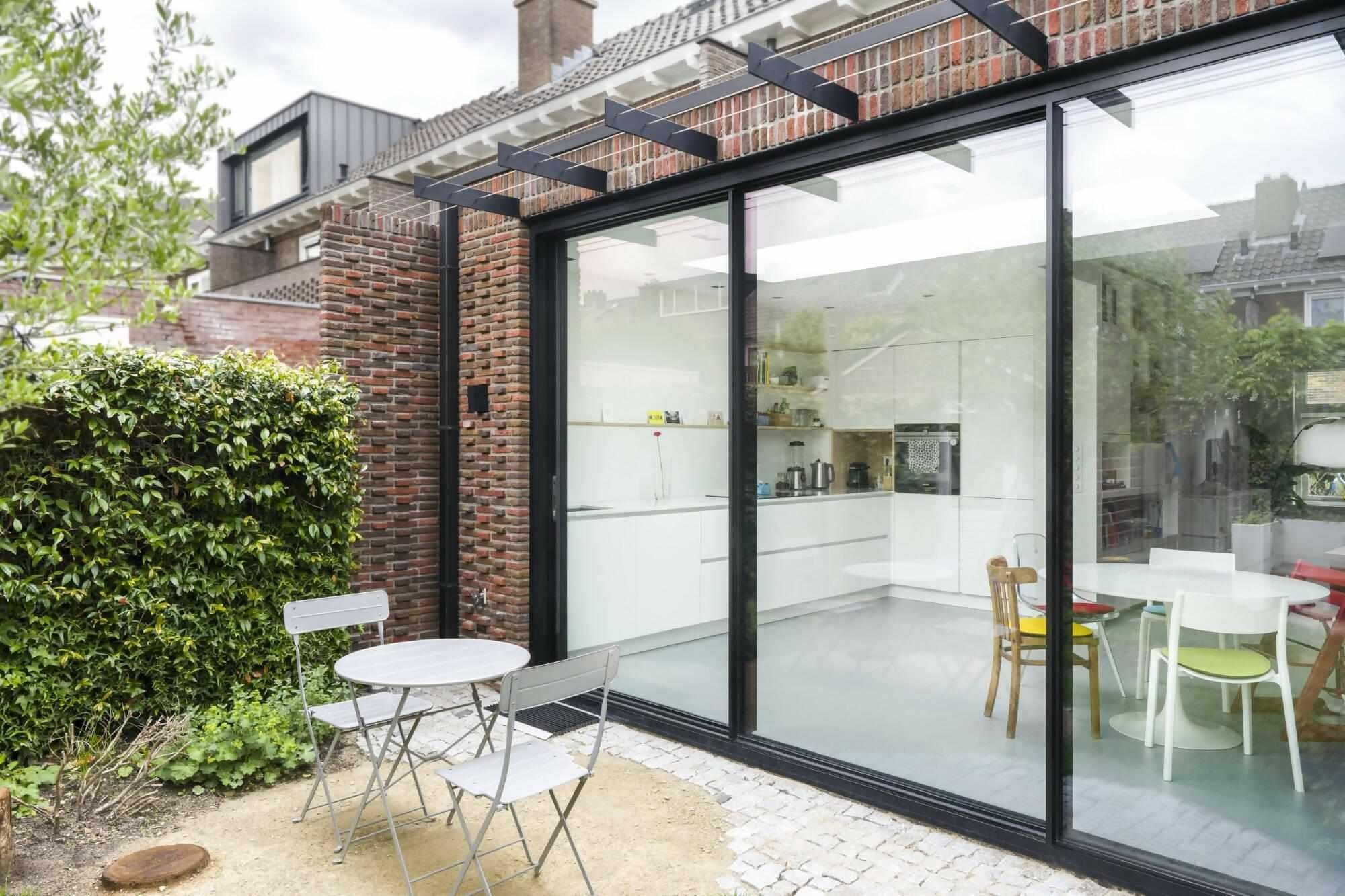 Moderne renovatie met uitbreiding-Jaren 30 architect-Aanbouw,keuken uitbreiding woning,moderne aanbouw met glas,moderne woning renovatie,open leefkeuken renovatie,renovatie jaren 30 woning,renovatie met aanbouw,woning uitbreiding utrecht-OBLY