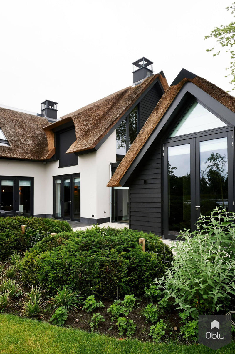 Moderne rietgedekte villa-Architectenburo De Vries en Theunissen-alle,Exterieur vrijstaand,Vrijstaand-Moderne rietgedekte villa | OBLY.com-OBLY