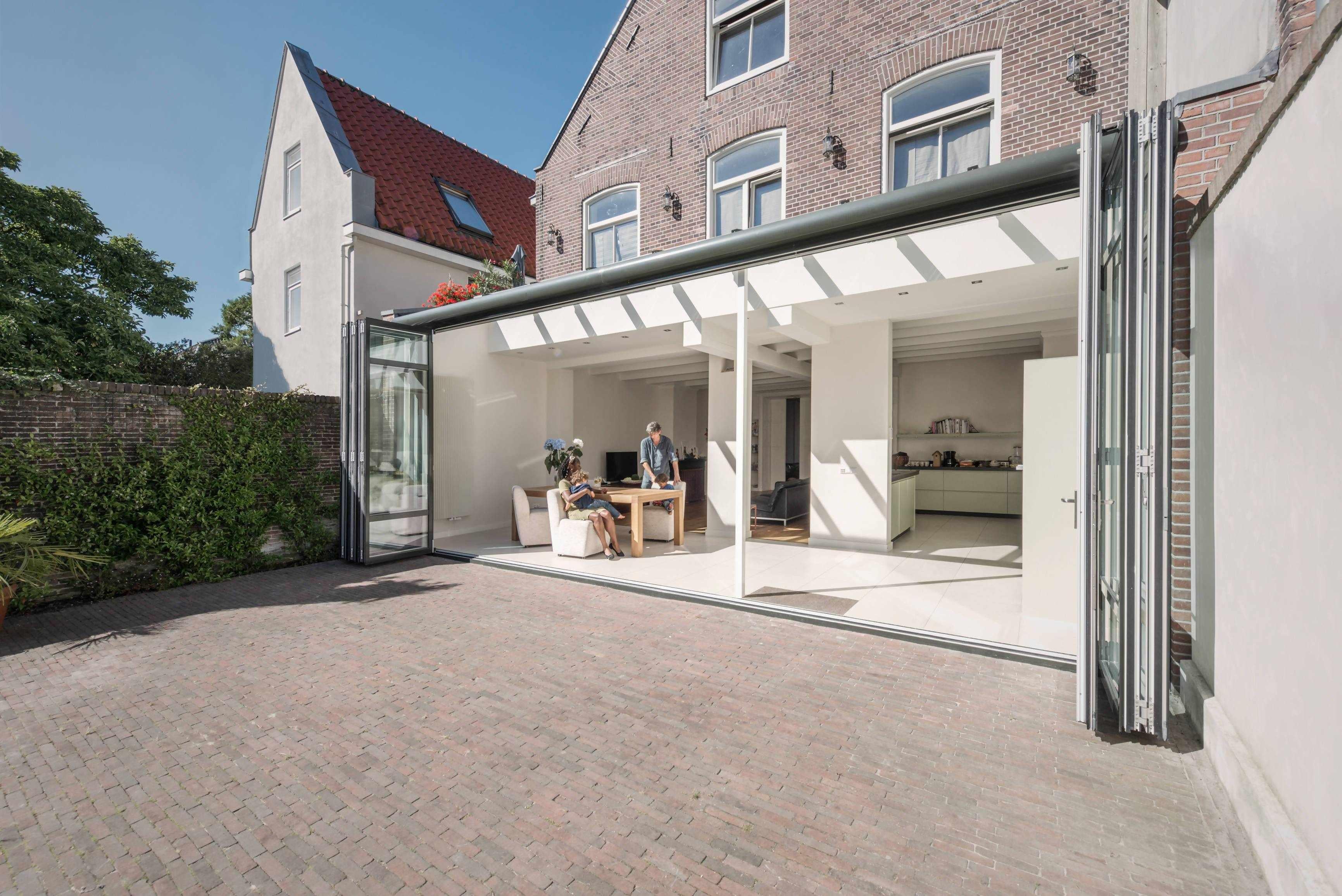 Moderne serre aanbouw-Goes serres-Aanbouw,glazen serre,moderne serre,serre,serre aanbouw,serre woning,tuinkamer aanbouw-OBLY