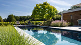 Moderne tuin met zwembad in het landschap-Stoop Tuinen-tuin-Moderne tuin met zwembad in het Brabants landschap-OBLY