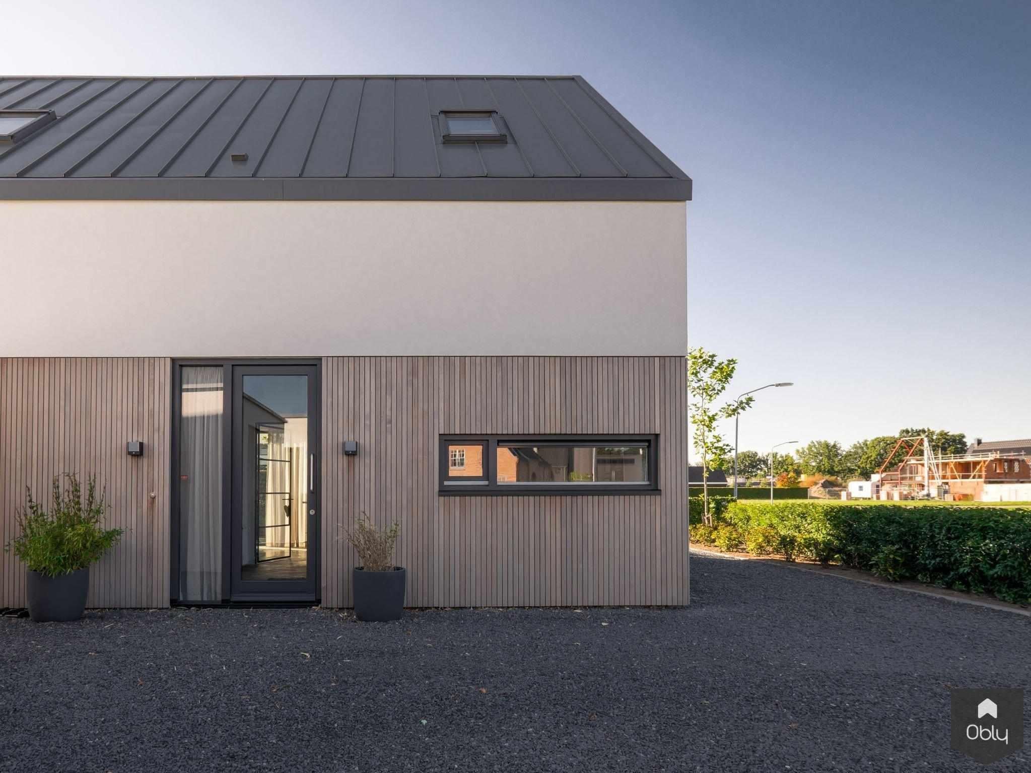 Moderne vrijstaande nieuwbouw woning-Van Os Architecten-alle,Exterieur,Exterieur vrijstaand,houten gevelbekleding,minimalistisch ontwerp,moderne nieuwbouw,stalen dak,strakke architectuur,vrijstaande woning-OBLY