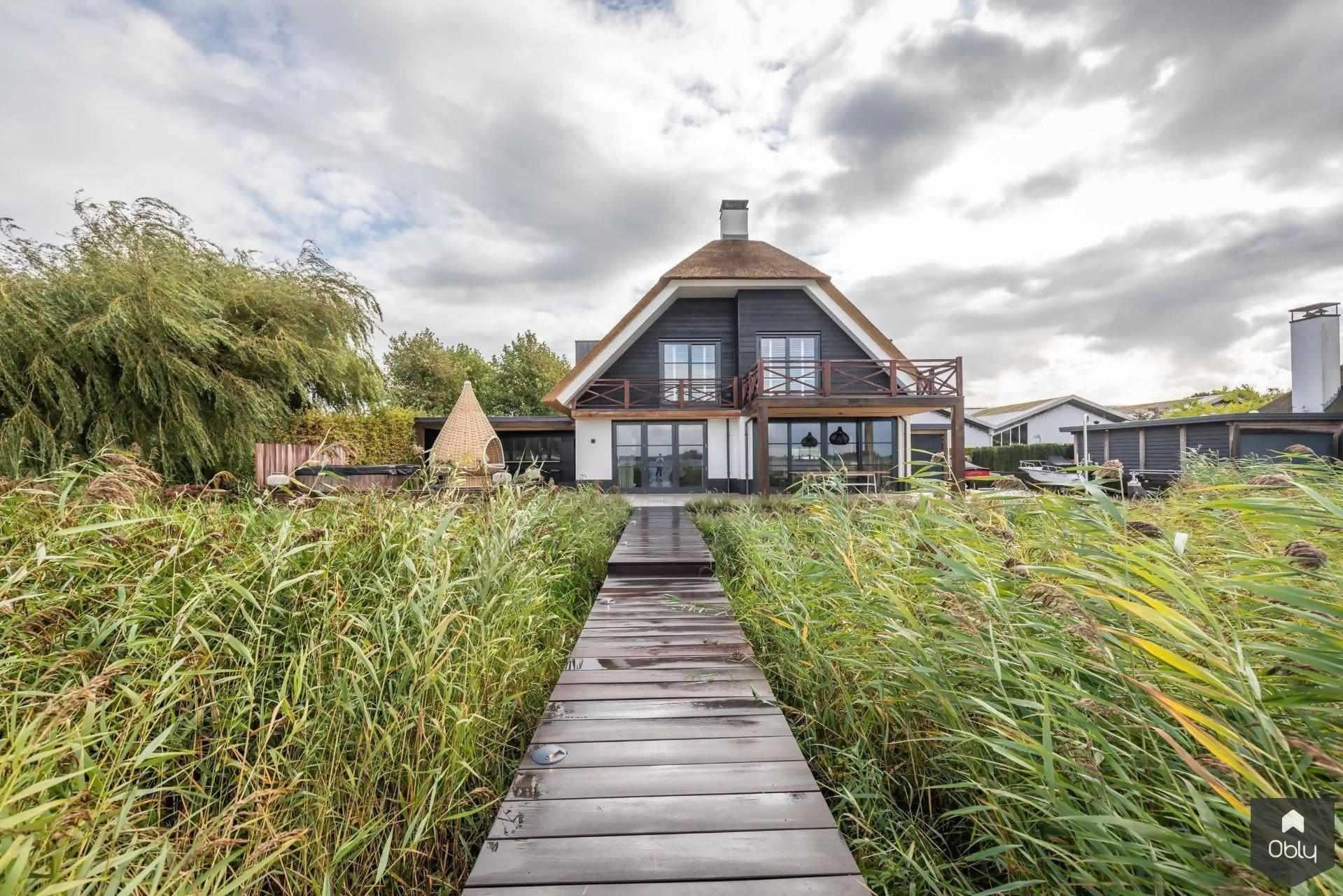 Nieuwbouw villa aan de Loosdrechtse Plas-Architectenburo De Vries en Theunissen-alle,Exterieur vrijstaand,Vrijstaand-Nieuwbouw villa aan de Loosdrechtse Plas | OBLY.com-OBLY