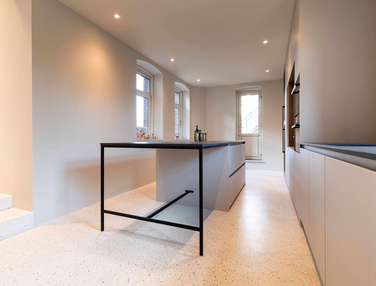 Nieuwe keuken in statig oud pand-Hout en Vorm-Keuken-Nieuwe keuken in een statig oud pand-OBLY