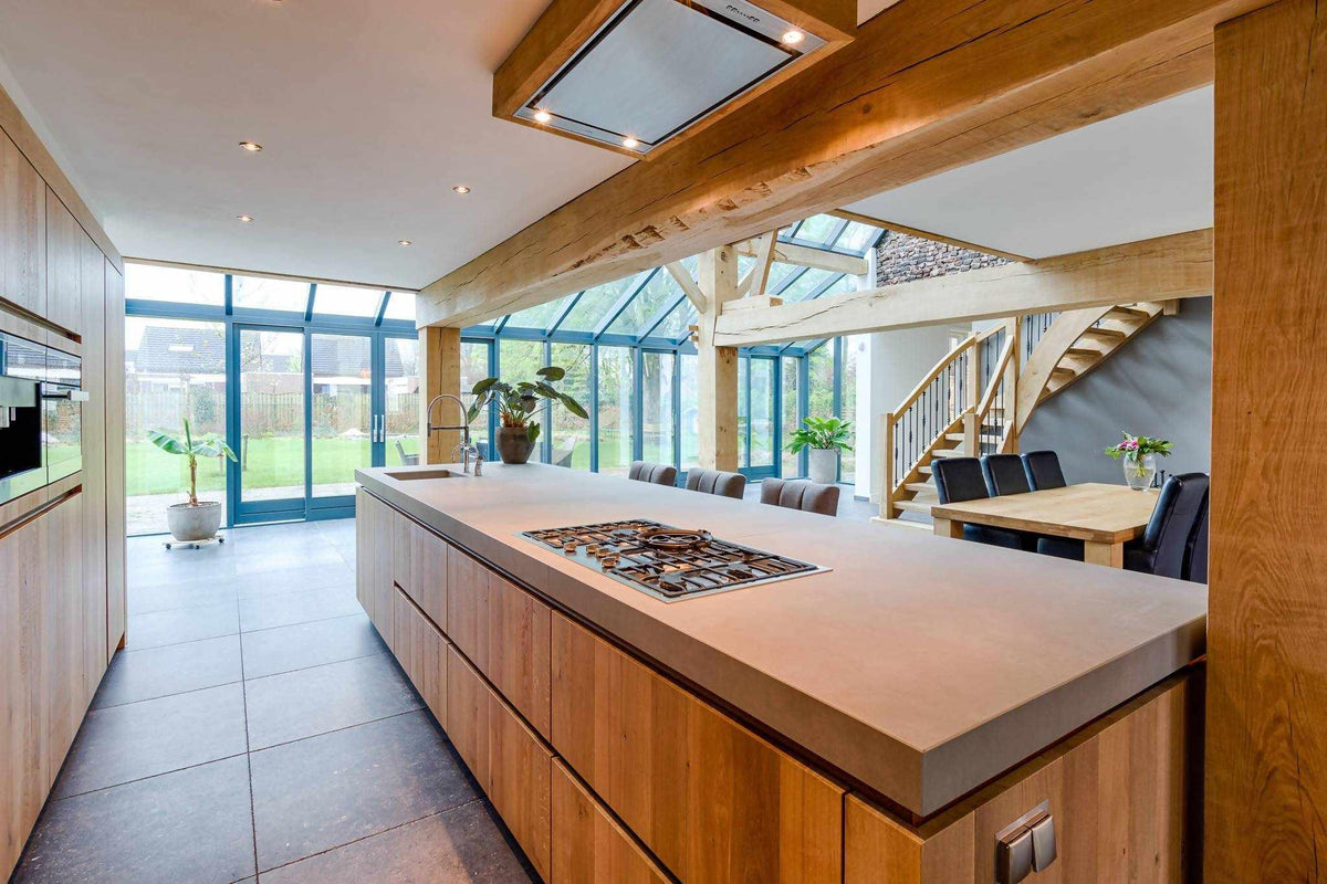 Op maat gemaakte keuken in woonboerderij-Van Der Cruijsen Interieurbouw-alle,exclusieve interieurinrichting,karakteristieke boerderij keuken,Keuken,landelijke keuken inspiratie,luxe woonkeuken op maat,maatwerk keuken woonboerderij,massief eiken keuken,moderne keuken met houten balken,robuuste houten keuken-Op maat gemaakte keuken in woonboerderij -OBLY