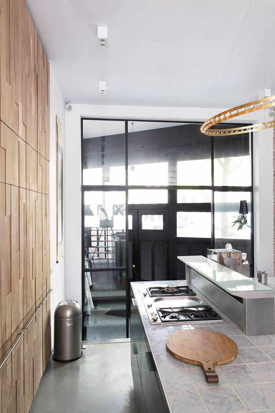 Renovatie designhuis aan de gracht-BNLA architecten-alle,designhuis renovatie,grachtenpand renovatie,Keuken,modern grachtenpand interieur,split level woning,Woonkamer,woonkamer grachtenpand- Renovatie designhuis aan de gracht | OBLY.com-OBLY