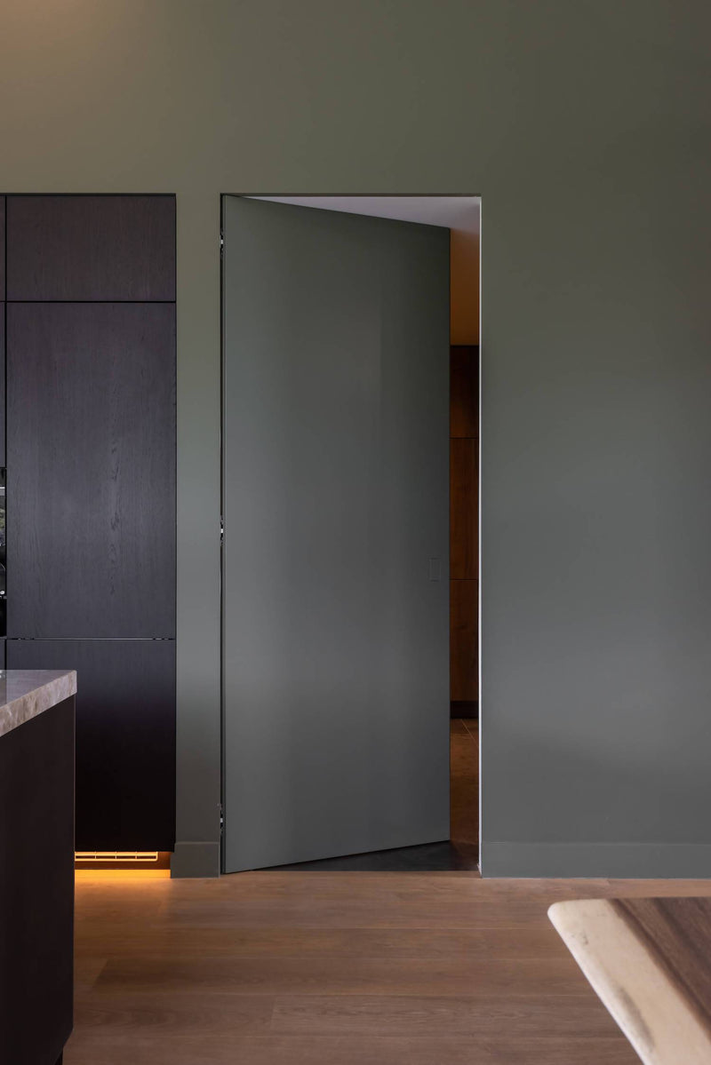 Robuuste boomstamtafel villa-PW Interiors-eetkamer,eettafel-OBLY
