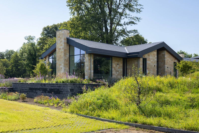 Robuuste boomstamtafel villa-PW Interiors-eetkamer, eettafel-OBLY