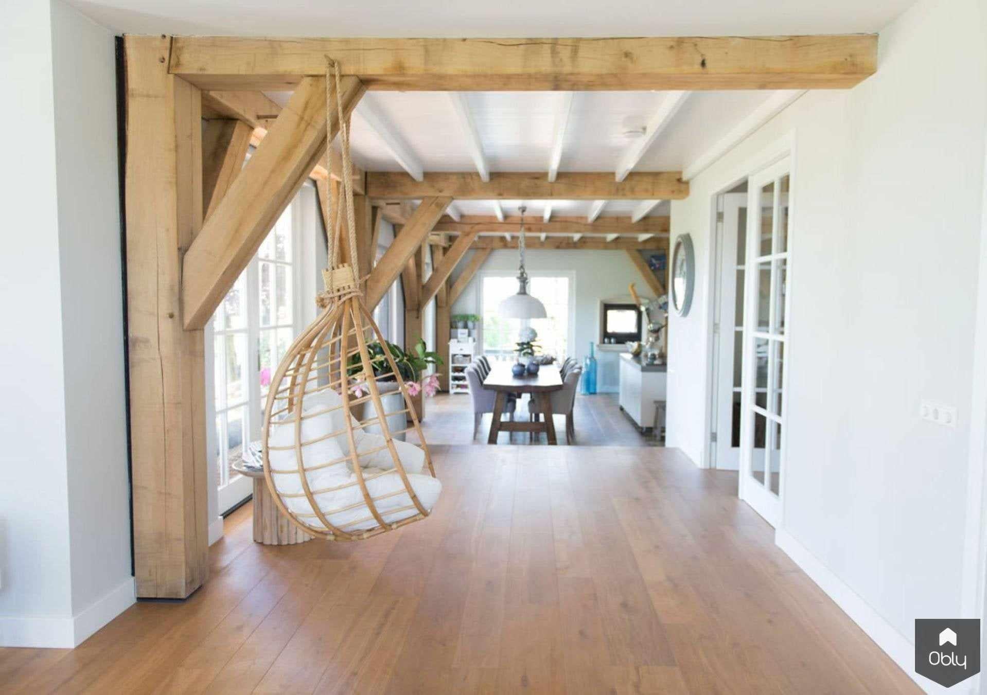 Robuuste vloer met brede planken-The Woodstore-alle,landelijke woonkamer,lichte woonkamer,Woonkamer,woonkamer met eiken vloer,woonkamer met houten balken,woonkamer met houten vloer-OBLY