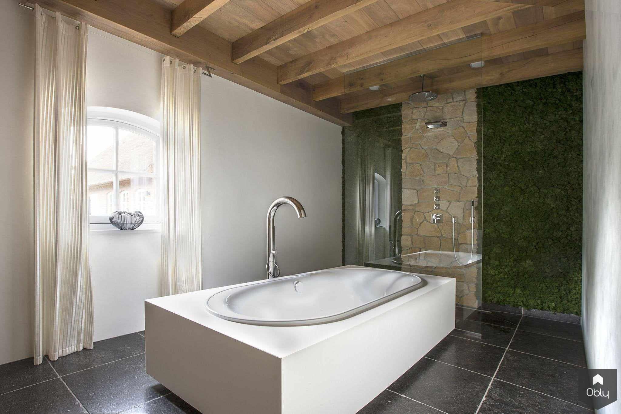 Roelfienvos.com-Roelfien Vos-alle,Badkamer,badkamer met natuurlijke materialen,design badkamer,exclusieve badkamer,luxe badkamer,luxe interieur badkamer,moderne badkamer,vrijstaand bad,wellness badkamer thuis-OBLY