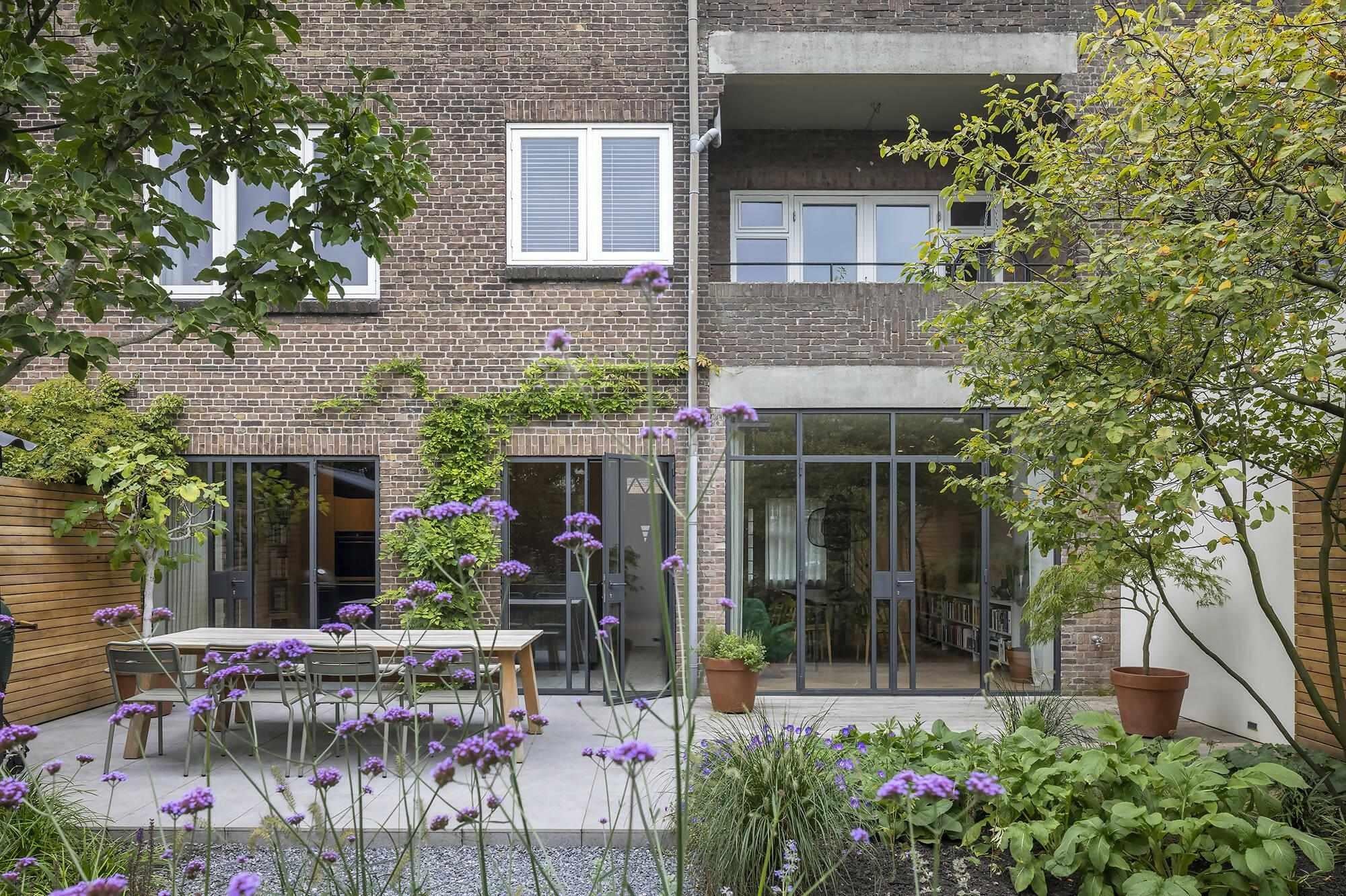 Samenvoeging beneden- en bovenwoning-Nest-DubbelWonen,InterneDoorbraak,LichtInterieur,ModerneKeuken,OpenIndeling,SamenvoegingWoningen,Woonkamer-Samenvoeging beneden- en bovenwoning-OBLY