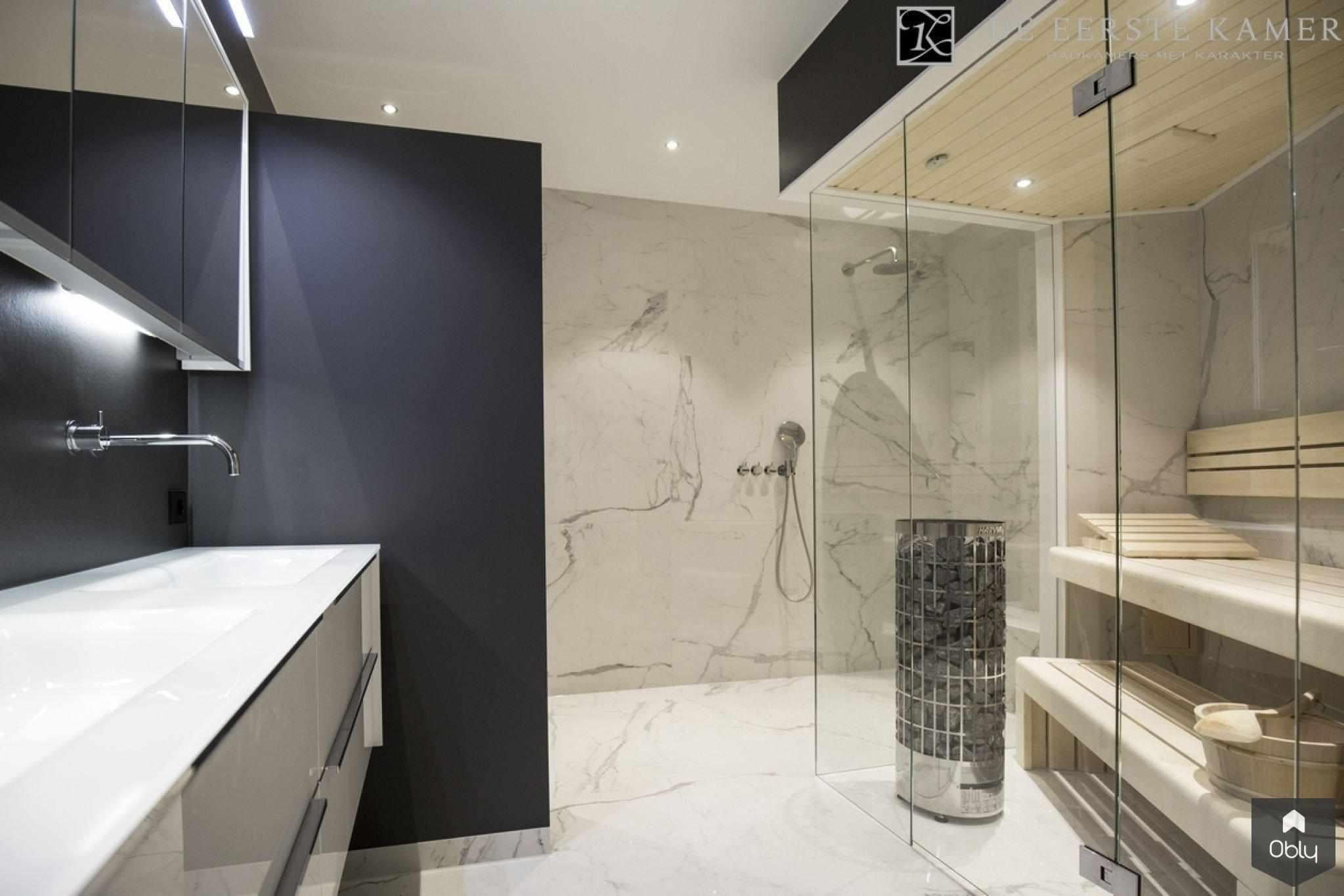 Sauna in de badkamer-De Eerste Kamer-alle,Badkamer,badkamer met houten sauna,badkamer met sauna thuis,badkamer met stoomcabine,luxe wellness ruimte,moderne sauna interieur,sauna in badkamer,sauna in huis inspiratie,spa gevoel badkamer,wellness badkamer sauna-OBLY