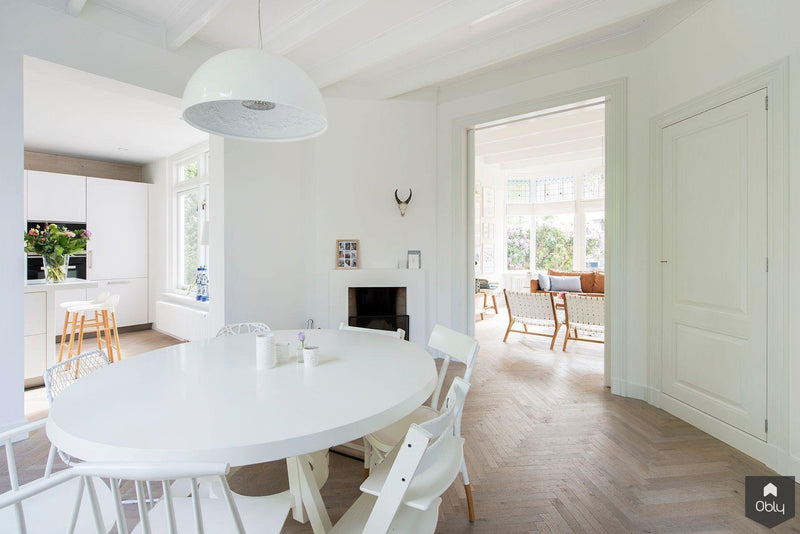 Scandinavische kamer en suite in oogverblindend wit-Kamer en suite-alle,Woonkamer-OBLY
