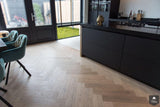 Serene visgraatvloer in nieuwbouwwoning-The Woodstore-alle,Woonkamer-OBLY