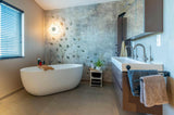 Slaapkamer met walk-in-closet en badkamer-en-suite-Huisvanbinnen-badkamer en suite,inloopdouche onder trap,luxe slaapkamer,maatwerk kledingkast,sfeervolle badkamer,slaapkamer,slaapkamer en suite,walk in closet inspiratie-Slaapkamer met walk-in-closet en badkamer-en-suite-OBLY