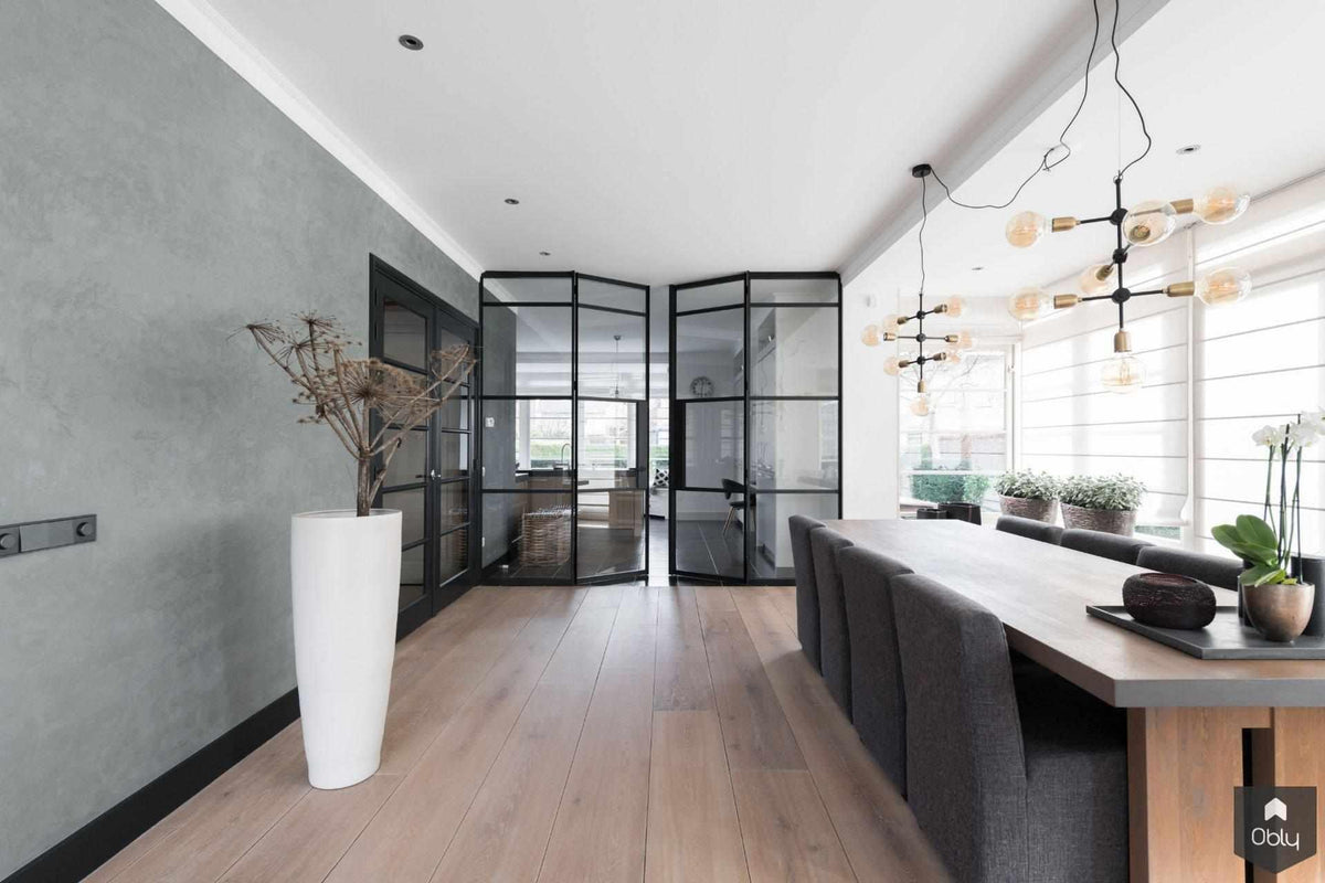 Staallook pui moderne jaren 30 villa-Interior Styling by Madeleine-alle,Eikenhouten vloer,Interieurontwerp,Keuken,Staal look deuren-OBLY