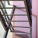 Stalen design trap monument-Frank Penders-architectonische trap,design trapconstructie,industriële interieurarchitectuur,moderne woningrenovatie,sculpturale trap,stalen designtrap,stalen maatwerktrap,woonkamer-Stalen design trap in monumentale woning -OBLY