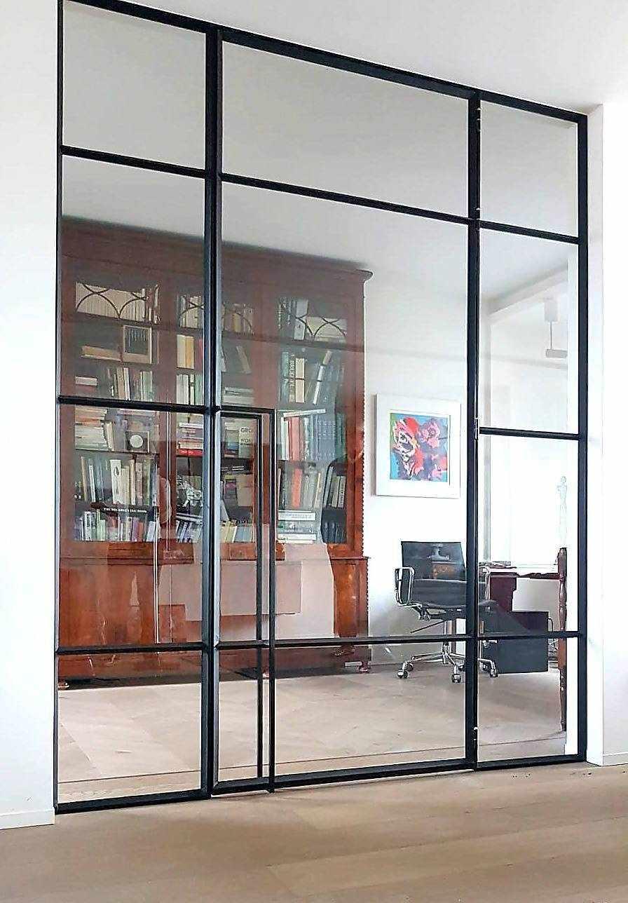 Stalen scharnierdeur klassiek interieur-Stalendeurenhuys-design deur op maat,Entree hal trap,glazen scheidingswand,industriële deur met glas,klassiek interieur,maatwerk stalen deur,ranke stalen deur,stalen binnendeur,stalen scharnierdeur-Stalen scharnierdeur klassiek interieur -OBLY