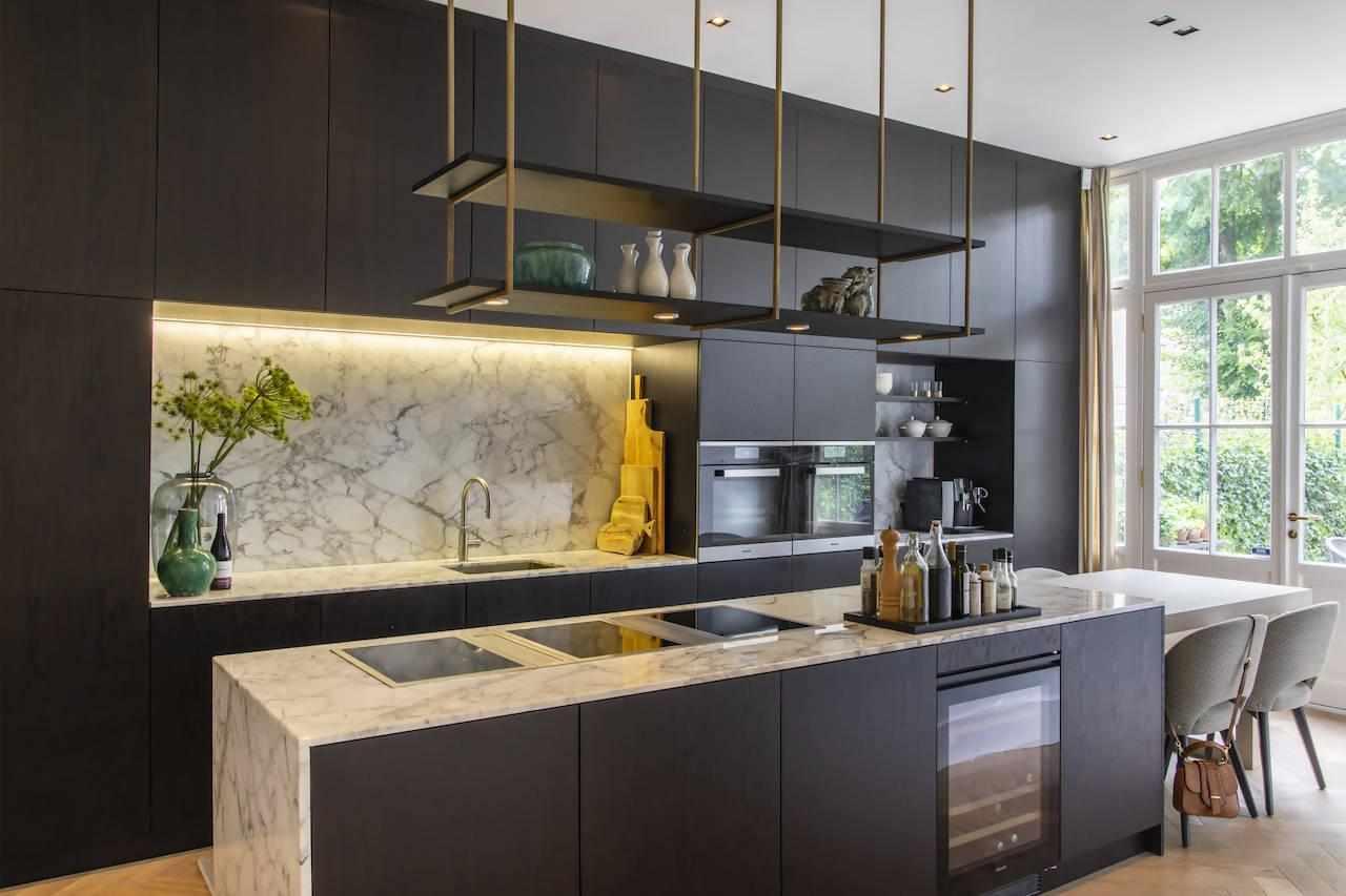 Stijlvol interieurontwerp herenhuis-Maaike van Diemen Interieurontwerp-Elegante woning,Herenhuis renovatie,Interieur inspiratie,keuken,Kunst in interieur,Luxe keuken design,Stijlvol interieurontwerp-Stijlvol interieurontwerp herenhuis-OBLY