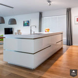 Strak Corian werkblad met verlijmde stollenwand-Cora Techniek-alle,Keuken-Strak Corian werkblad met verlijmde stollenwand | OBLY.com-OBLY