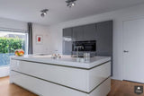 Strak Corian werkblad met verlijmde stollenwand-Cora Techniek-alle,Keuken-Strak Corian werkblad met verlijmde stollenwand | OBLY.com-OBLY