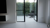 Strakke gietvloer in moderne woning-MC Gietvloeren-alle,Woonkamer-OBLY