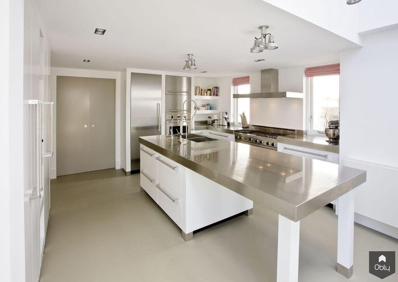 The Living Kitchen - strakke witte keuken met RVS-The Living Kitchen by Paul van de Kooi-alle, Keuken-OBLY
