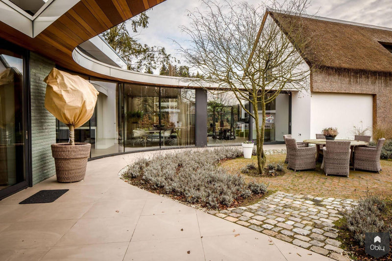Totaalconcept rietgedekte villa - exterieur-Architectenbureau Drijvers Oisterwijk B.V.-alle, Exterieur vrijstaand, Vrijstaand-Totaalconcept rietgedekte villa exterieur | OBLY.com-OBLY