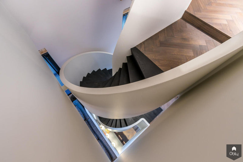 Twee wenteltrappen in Rijksmonument-Van Bruchem Staircases-alle,Entree hal trap-OBLY