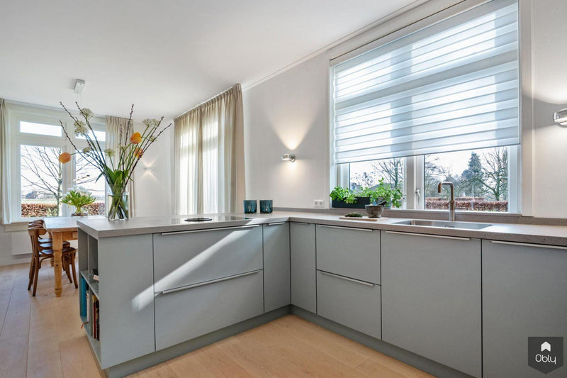 U-vormige maatwerk keuken met verstopte doorgang.-Keukenstudio Stormink-alle,Keuken-OBLY
