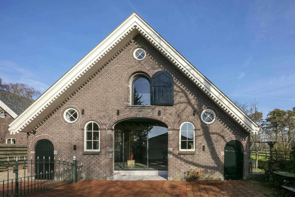 Verbouwing boerderij-Nest-aanbouw jaren 30 woning,AtelierAanHuis,BoerderijRenovatie,HistorischKarakter,HoutenSpanten,Jaren 30 huis,jaren 30 woning,Monumentaal,MonumentaalPand,OpenLeefruimte,VideMetLoopbrug,Woonkamer-Verbouwing boerderij-OBLY