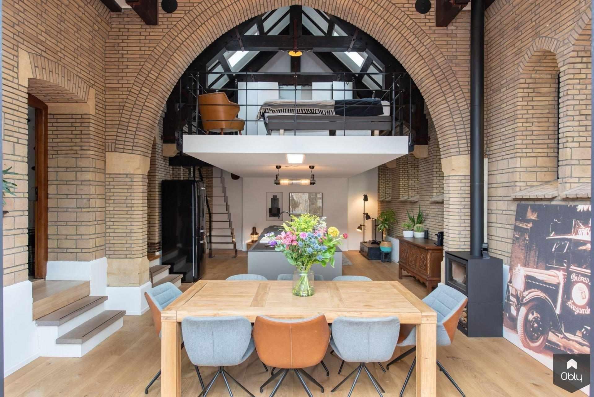 Verbouwing oude kapel tot woonhuis-Van Os Architecten-alle,baksteen interieur,entresol,herbestemming,kapelverbouwing,Woonkamer-OBLY