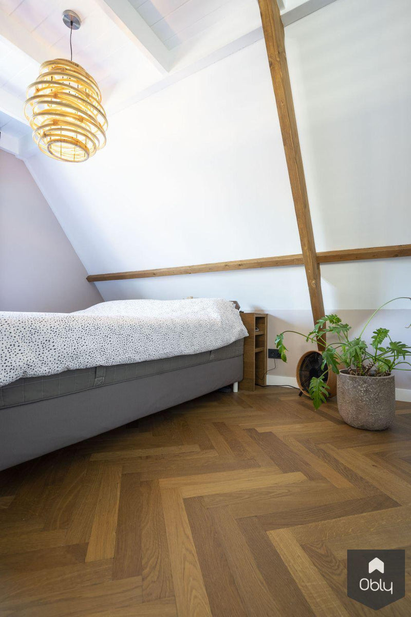 Verouderde dubbel gerookte visgraatvloer-Vloerenhuis Amsterdam-alle,Slaapkamer-OBLY